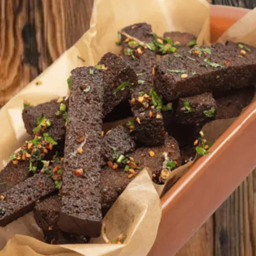 Crutoane cu usturoi și verdeață